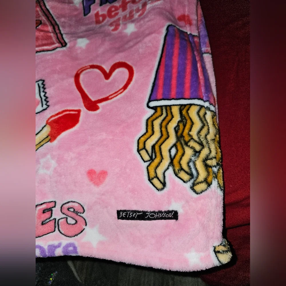 Betsey Johnson ultra soft plush throw blanket Valentine snacks ❤️ French Fry 🍟